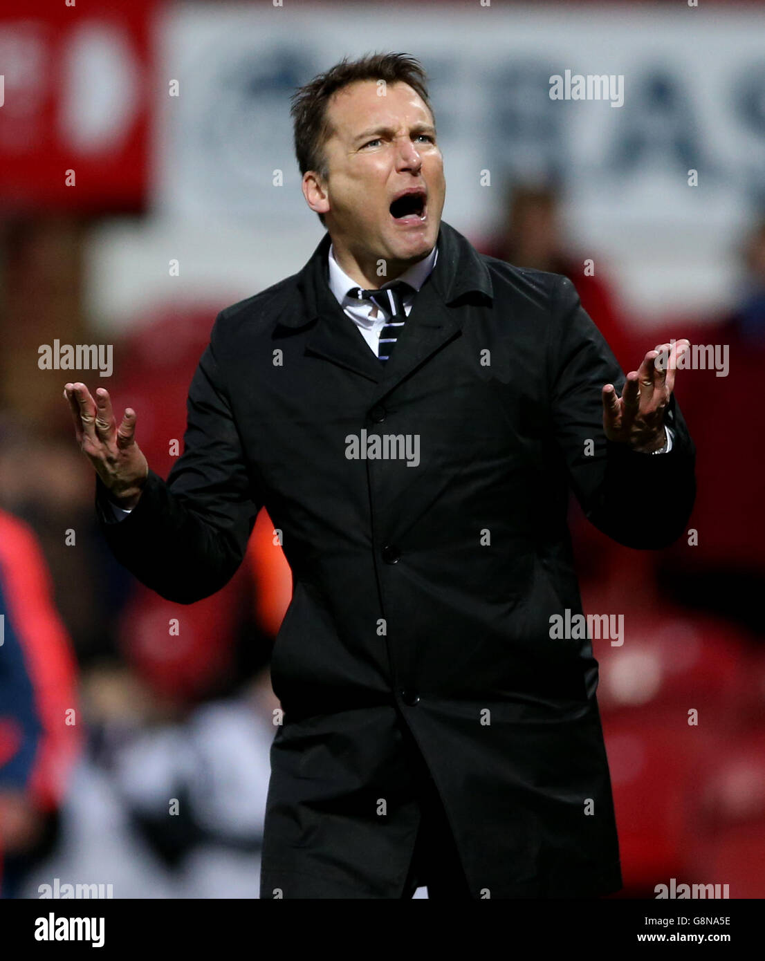 Brentford v Derby County - Sky Bet Championship - Griffin Park.Darren Wassall, directeur du comté de Derby, célèbre après le coup de sifflet final Banque D'Images
