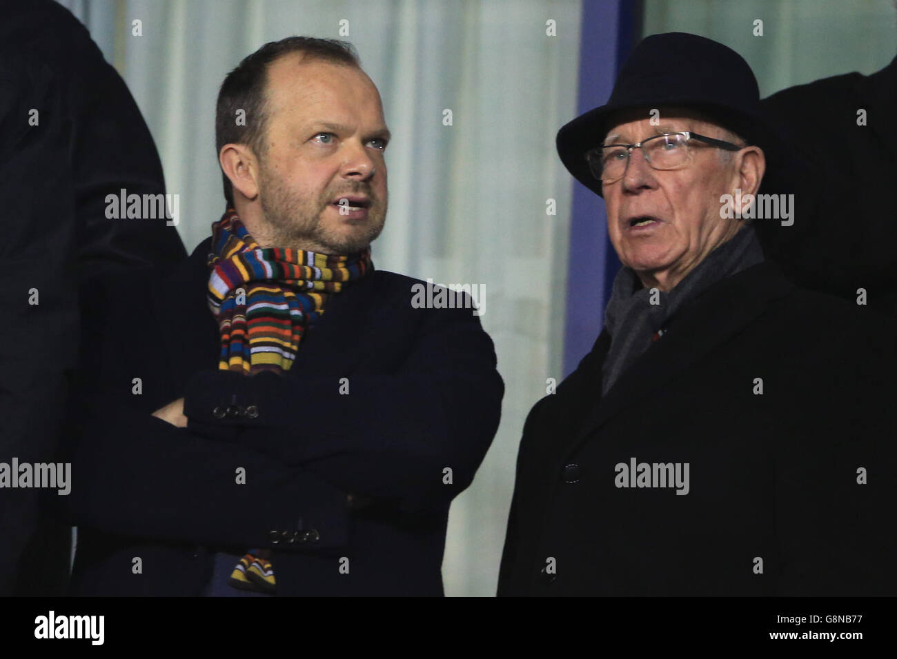 Shrewsbury Town / Manchester United - Emirates FA Cup - Cinquième tour - New Meadow.Sir Bobby Charlton (à droite) et Ed Woodward, vice-président exécutif de Manchester United Banque D'Images