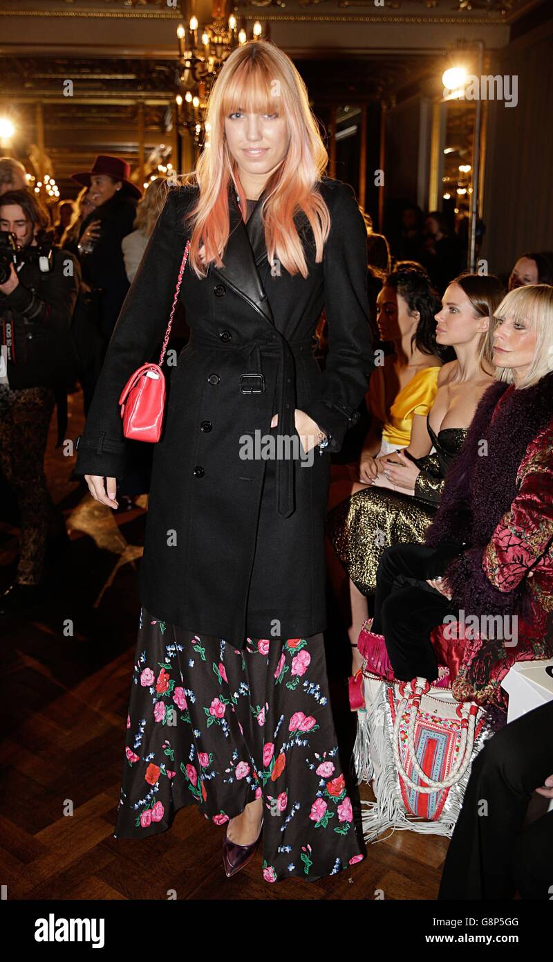 Emilio de la Morena première rangée - London Fashion week 2016.Amber le bon participe au spectacle féminin Emilio de la Morena automne/hiver 2016 à l'hôtel Cafe Royal à Londres. Banque D'Images