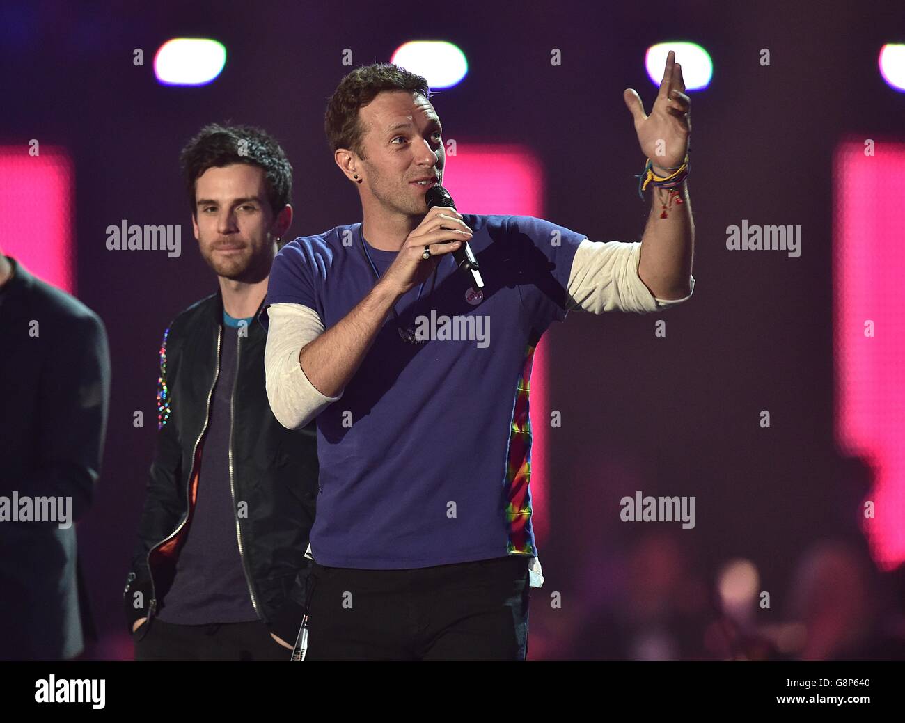 Brit Awards 2016 - spectacle - Londres.Chris Martin sur scène lors des Brit Awards 2016 à l'O2 Arena, Londres. Banque D'Images