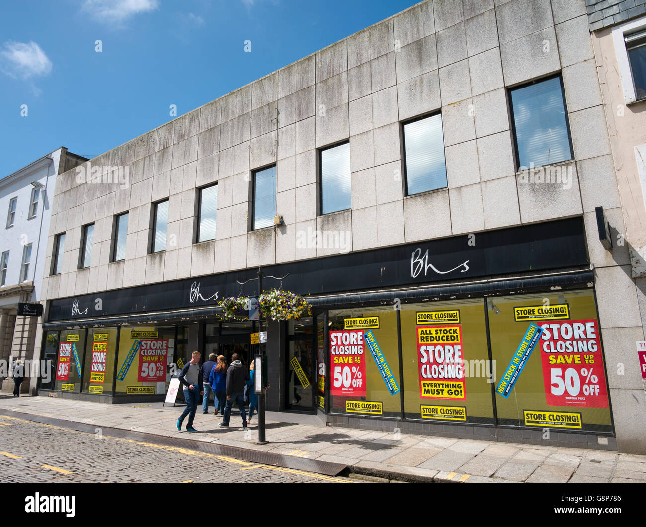 BHS shop exterior durant la fermeture de la vente, Truro Cornwall England UK. Banque D'Images