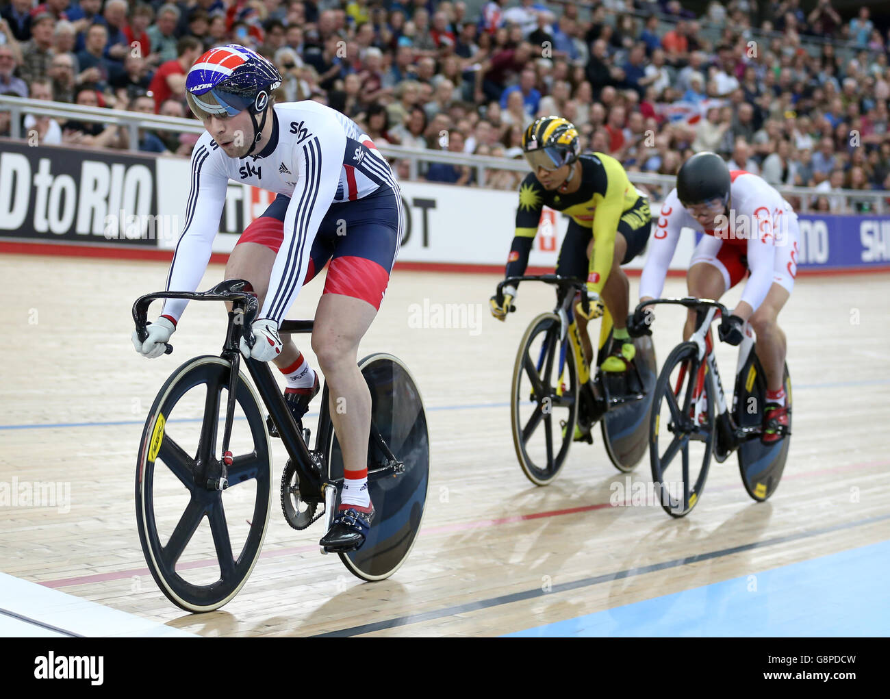 Jason Kenny, en Grande-Bretagne, est le premier tour de Keirin pour hommes au cours du cinquième jour des Championnats du monde de cyclisme sur piste de l'UCI à Lee Valley Volopark, Londres. Banque D'Images