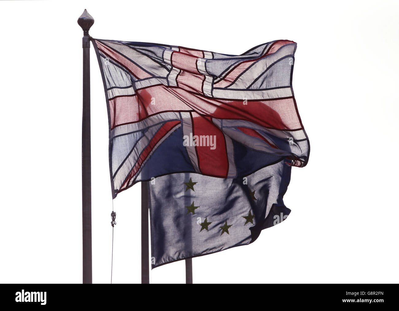 Drapeau européen Union Jack.L'Union Jack (en haut) en photo à côté du drapeau de l'Union européenne, à Londres. Banque D'Images