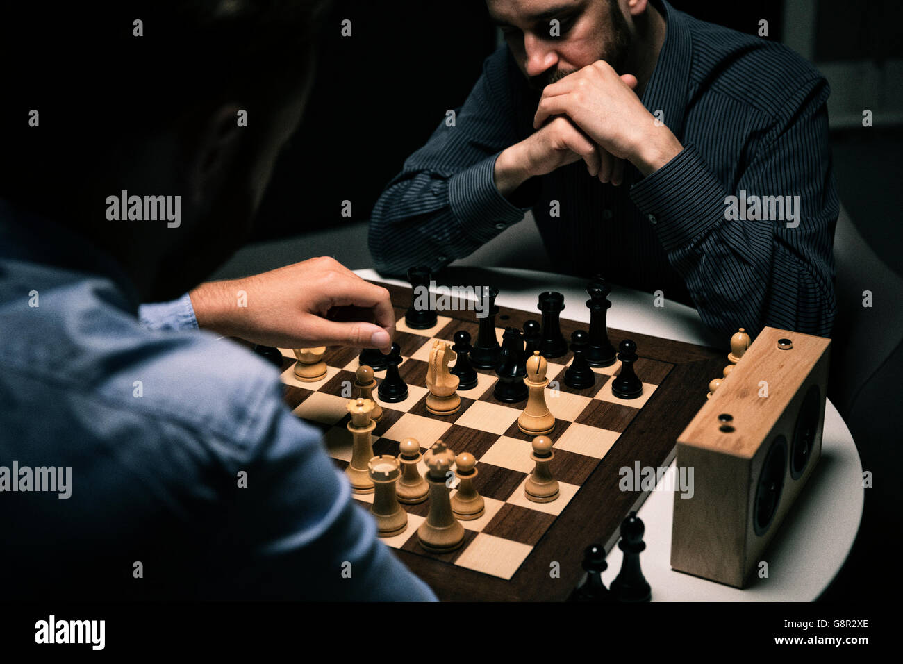 Conseil d'échecs et de pièces. Banque D'Images