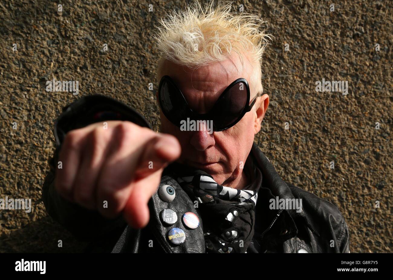Punks Spizz, chanteur principal du groupe punk SPIZZENERGI, au Musée de Londres où il a offert de contribuer ses objets personnels au musée dans le cadre de Punk London, un programme culturel d'un an célébrant 40 ans de sous-culture punk dans la ville. Banque D'Images