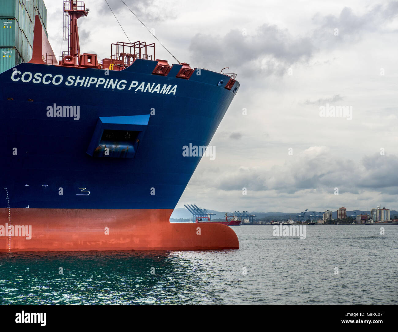 Cosco voyage Panama Bow sur la baie de Manzanillo Banque D'Images