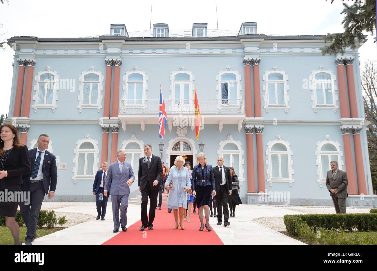 (Gauche-droite) le Prince de Galles, le Président Vujanovic, la duchesse de Cornouailles, et Svetlana Vujanovic au Palais présidentiel de Cetinje au Monténégro, le cinquième jour de leur voyage de six jours dans quatre pays dans les Balkans. Banque D'Images
