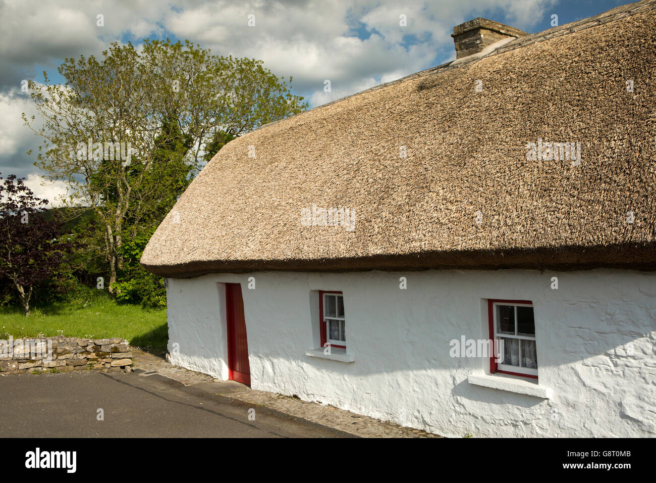 L'Irlande, Sligo, Strandhill, Dolly's Cottage, maison au toit de chaume Traditionnel, accueil de Dolly Higgins jusqu'à 1970 Banque D'Images