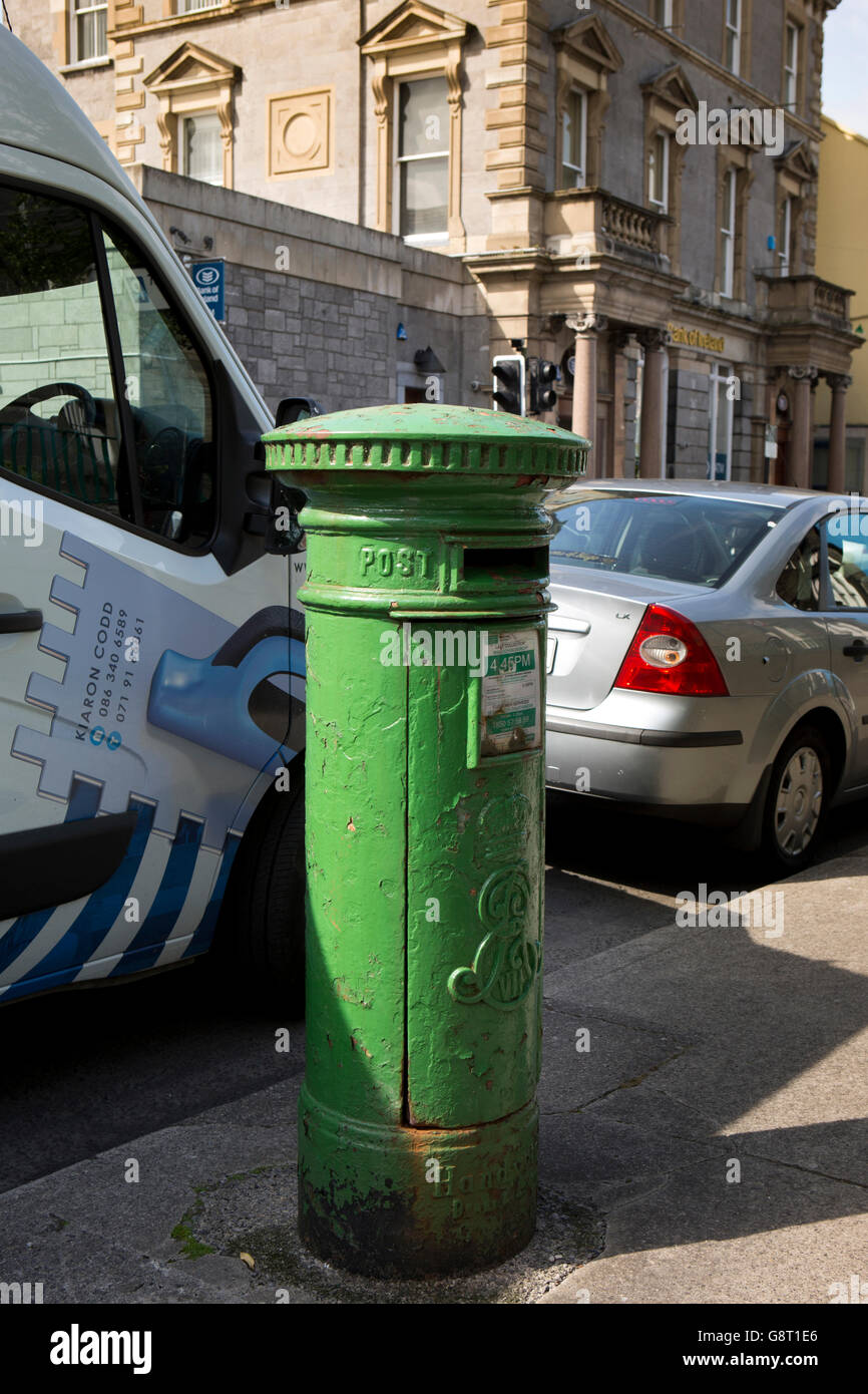 L'Irlande, Sligo, Sligo, Stephen Street, Édouard VII le pilier vert post box Banque D'Images