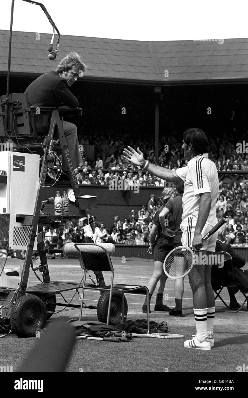 Tennis - Wimbledon - masculin - Quart de finale - Bjorn Borg v Ilie Nastase - Le All England Club Banque D'Images