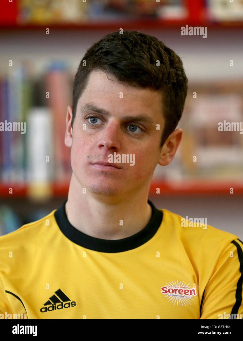 Brownlee Brothers Photocall - École primaire de Bramhope.Jonny Brownlee lors d'une entrevue à l'école primaire de Brambope. Banque D'Images