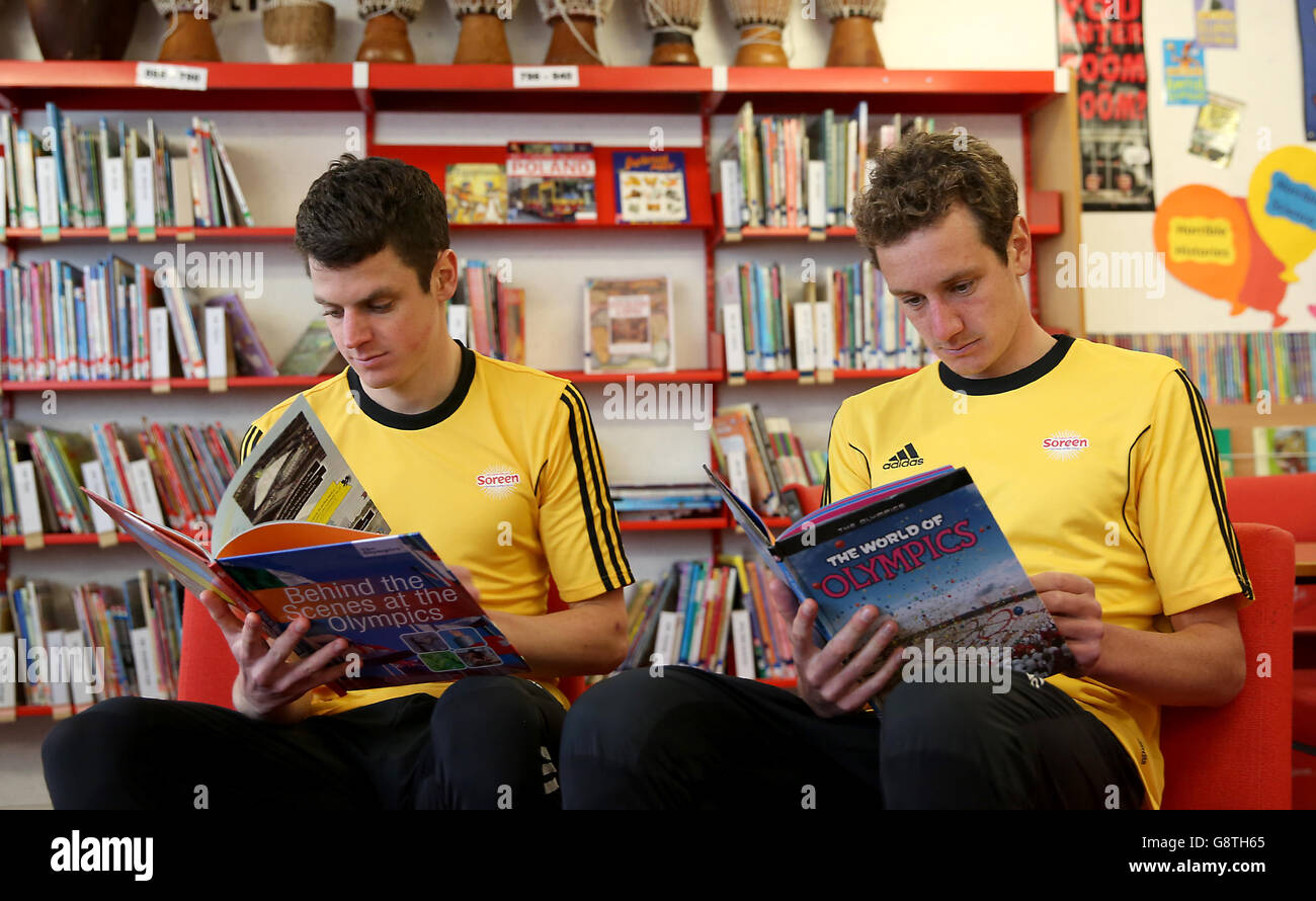 Brownlee Brothers Photocall - École primaire Bramhope Banque D'Images