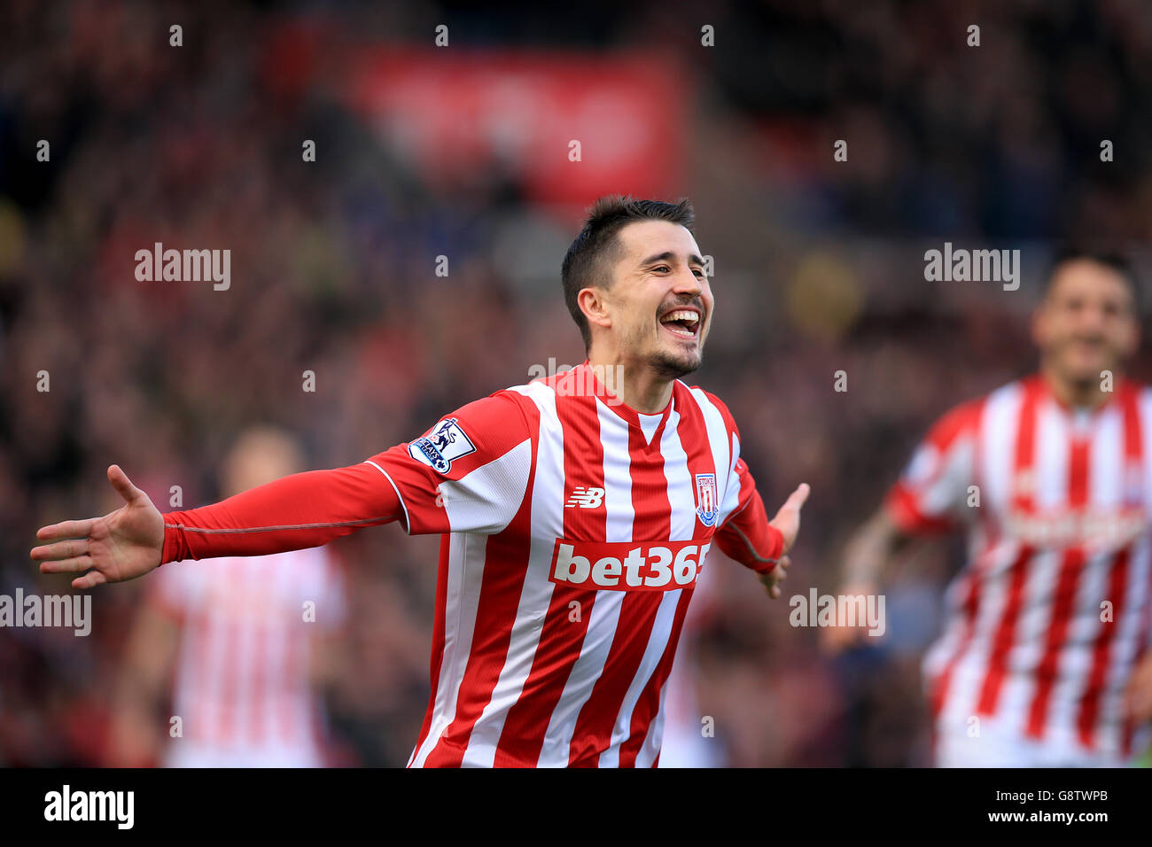 Bojan Krkic, de stoke City, célèbre son deuxième but lors du match de la Barclays Premier League au Britannia Stadium, Stoke-on-Trent. APPUYEZ SUR ASSOCIATION photo. Date de la photo: Samedi 2 avril 2016. Voir PA Story FOOTBALL Stoke. Le crédit photo devrait se lire comme suit : Mike Egerton/PA Wire. Banque D'Images