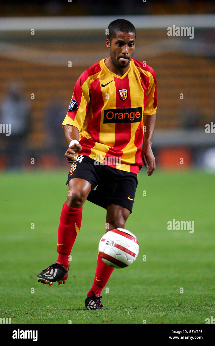 Football - coupe UEFA - Premier tour - première jambe - Lens v Groclin Dyskobolia - Felix Bolaert Stadium. Patrick Barul, Lens Banque D'Images