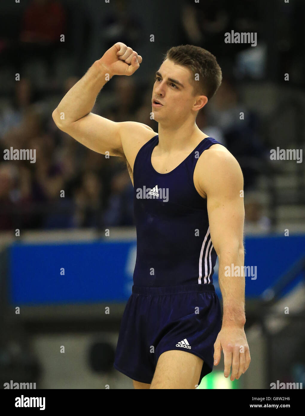 Max Whitlock tire l'air après son exercice de routine sur le sol pendant les Championnats britanniques de gymnastique artistique 2016 à l'Echo Arena, Liverpool. APPUYEZ SUR ASSOCIATION photo. Date de la photo: Samedi 9 avril 2016. Voir PA Story GYM Liverpool. Le crédit photo devrait être le suivant : Nigel French/PA Wire. RESTRICTIONS: , AUCUNE UTILISATION COMMERCIALE SANS AUTORISATION PRÉALABLE, VEUILLEZ CONTACTER PA IMAGES POUR PLUS D'INFORMATIONS: TEL: +44 (0) 115 8447447. Banque D'Images