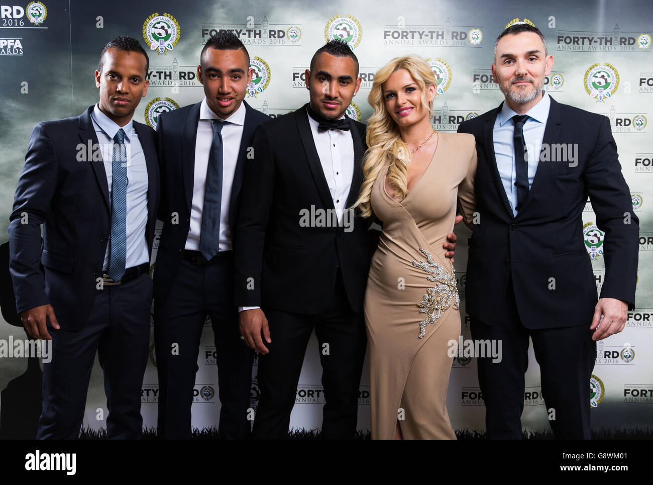 Dimitri Payet (au centre) de West Ham United lors des PFA Awards 2016 au Grosvenor House Hotel de Londres. Banque D'Images