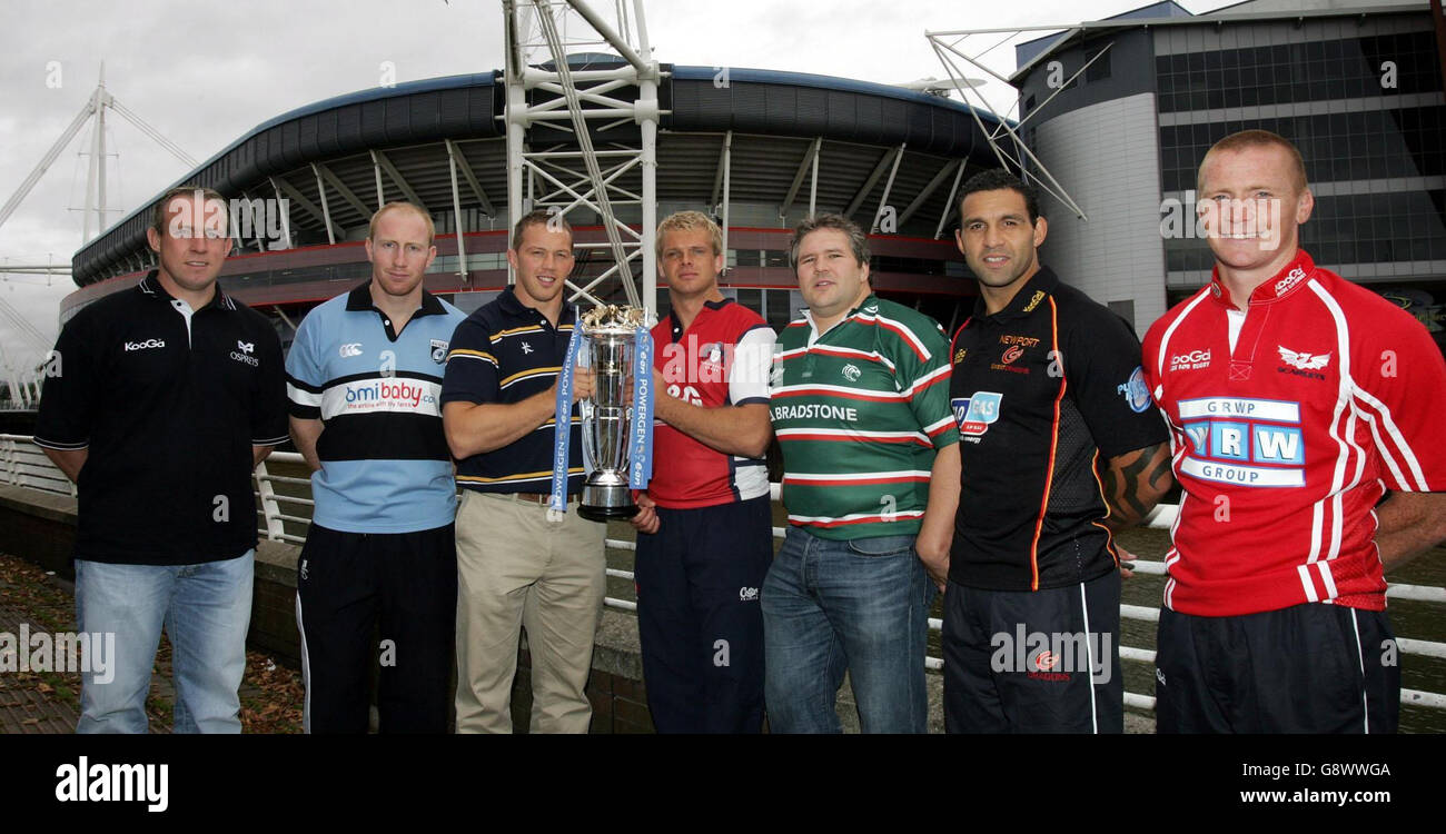 (De gauche à droite) Barry Williams (Ospreys), Tom Shankiln (Cardiff Blues), Nathan Thomas (Leeds Tykes), Adam Balding (Gloucester), Darren Morris (Leicester), Jason Forster (Newport Gwent Dragons) et Garan Evans de Llanelli posent avec la Powergen Cup lors du lancement de cette année de la compétition en dehors du Millennium Stadium de Cardiff, lundi 26 septembre 2005. APPUYEZ SUR ASSOCIATION photo. Le crédit photo devrait se lire : David Davies/PA. Banque D'Images