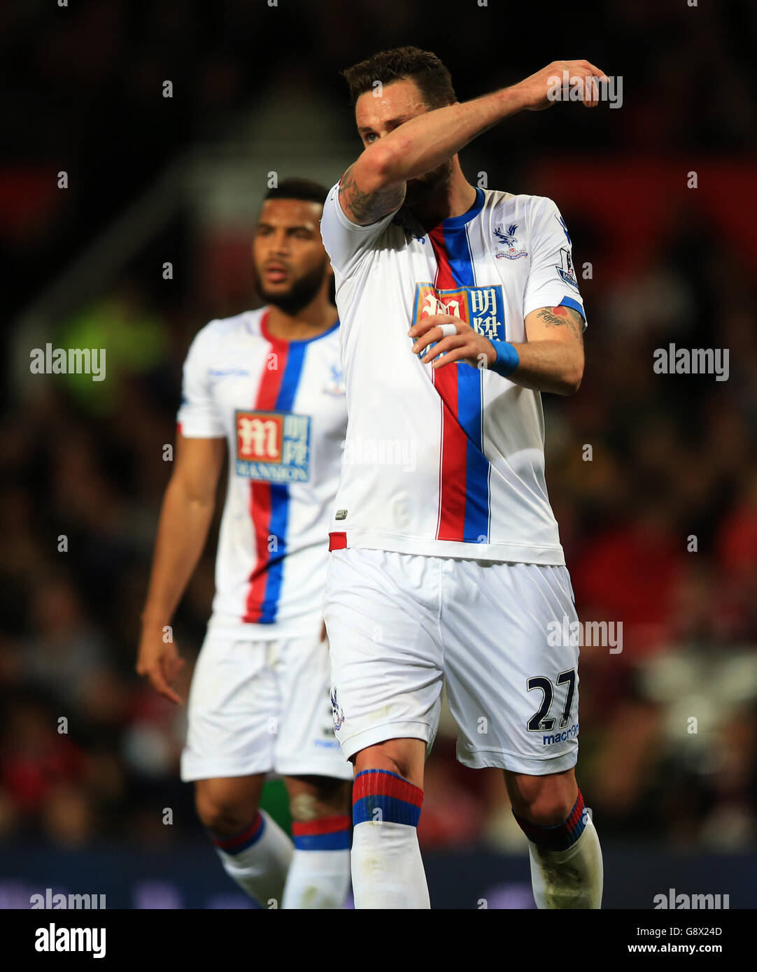 Manchester United contre Crysal Palace - Barclays Premier League - Old Trafford.Damien Delaney du Crystal Palace est abattu Banque D'Images