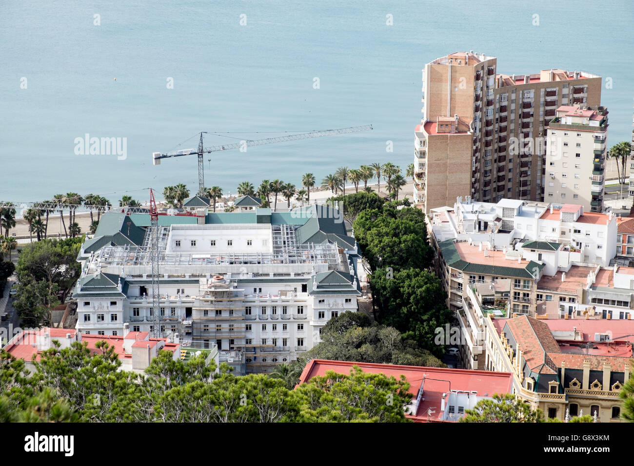 Vue de Gibralfaro, le nouveau Gran Hotel Miramar (luxe 5 étoiles hôtel) , qui permettra la réouverture avant la fin de 2016 Banque D'Images