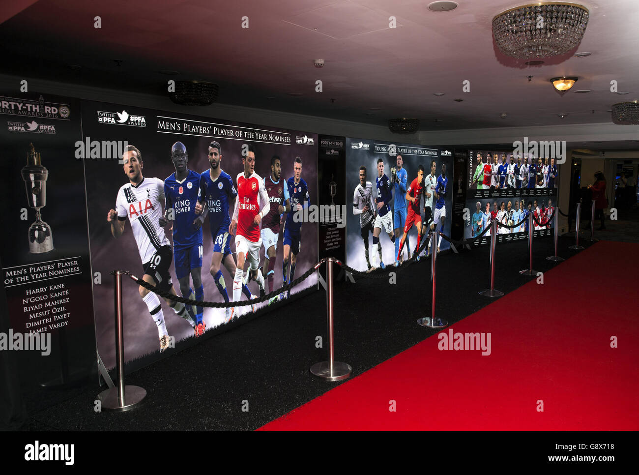 PFA Player of the Year Awards 2016 - Grosvenor House Hotel. Entrée tapis rouge aux PFA Awards Banque D'Images