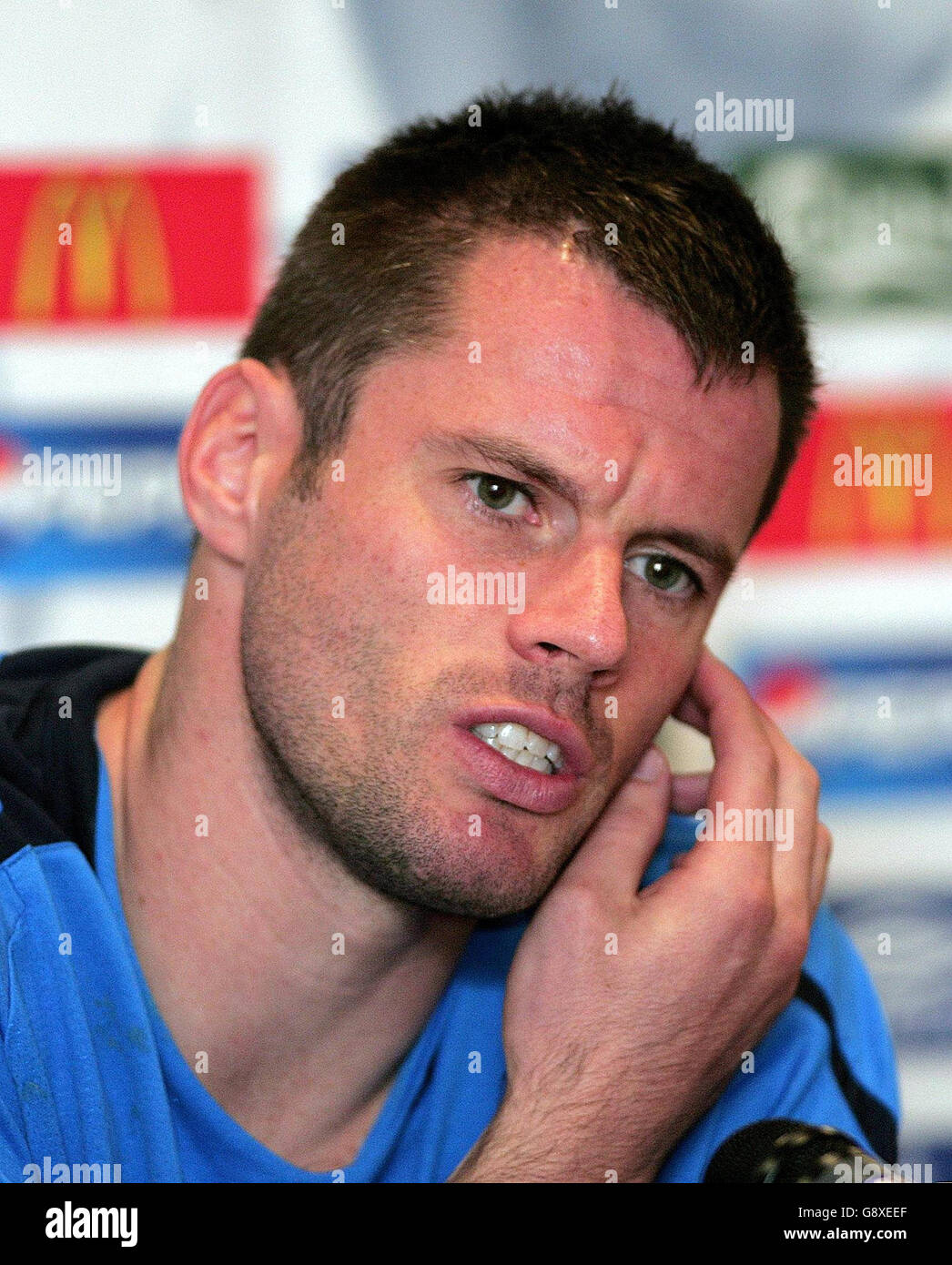 Jamie Carragher, de l'Angleterre, parle aux médias lors d'une conférence de presse à Old Trafford, Manchester, le mercredi 5 octobre 2005.L'Angleterre joue l'Autriche dans leur match de qualification à la coupe du monde samedi.APPUYEZ SUR ASSOCIATION photo.Le crédit photo devrait se lire: Martin Rickett/PA. Banque D'Images