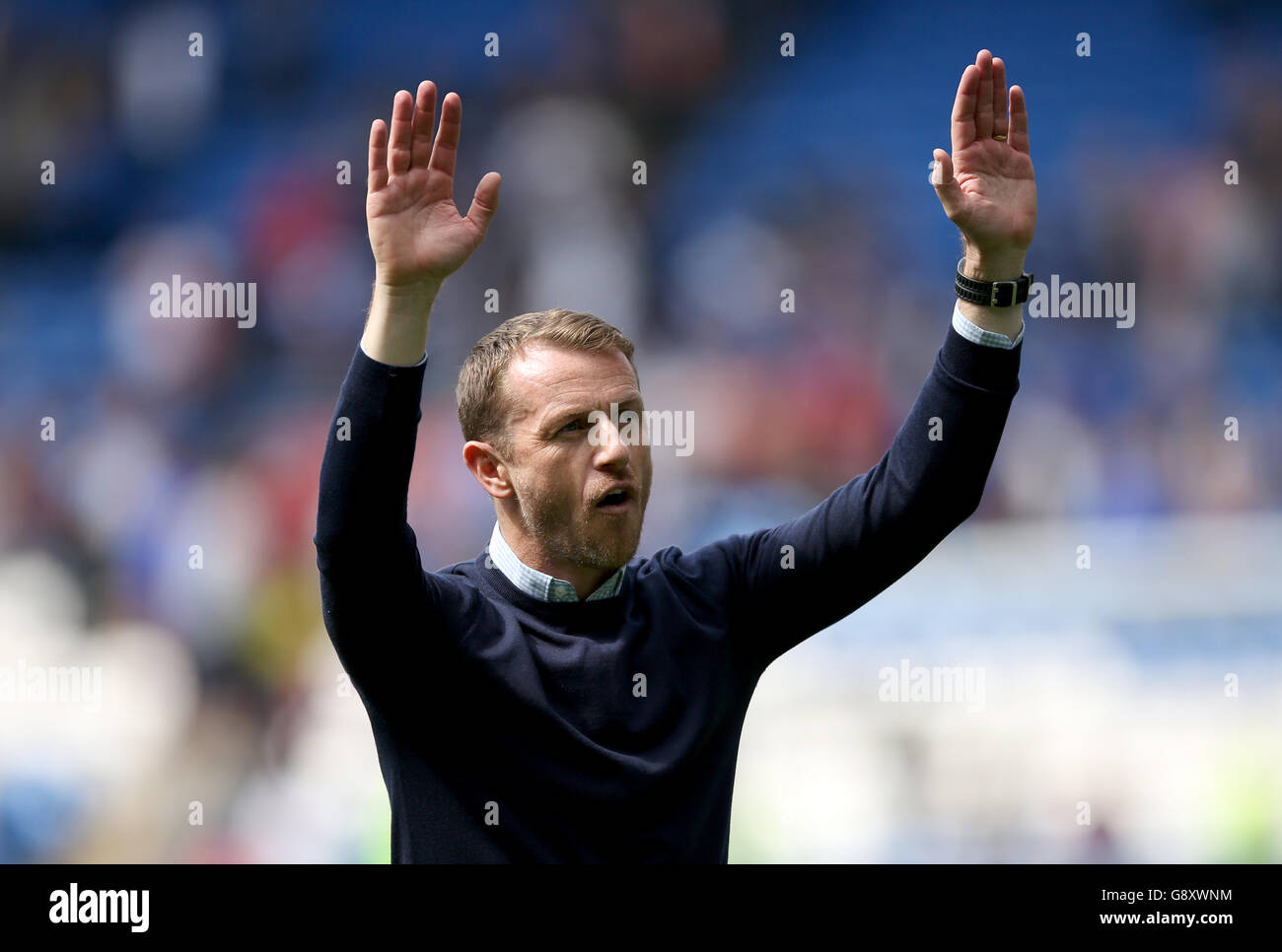 Cardiff City / Birmingham City - Sky Bet Championship - Cardiff City Stadium.Gary Rowett, directeur de la ville de Birmingham, remercie les fans de l'extérieur après le coup de sifflet final Banque D'Images