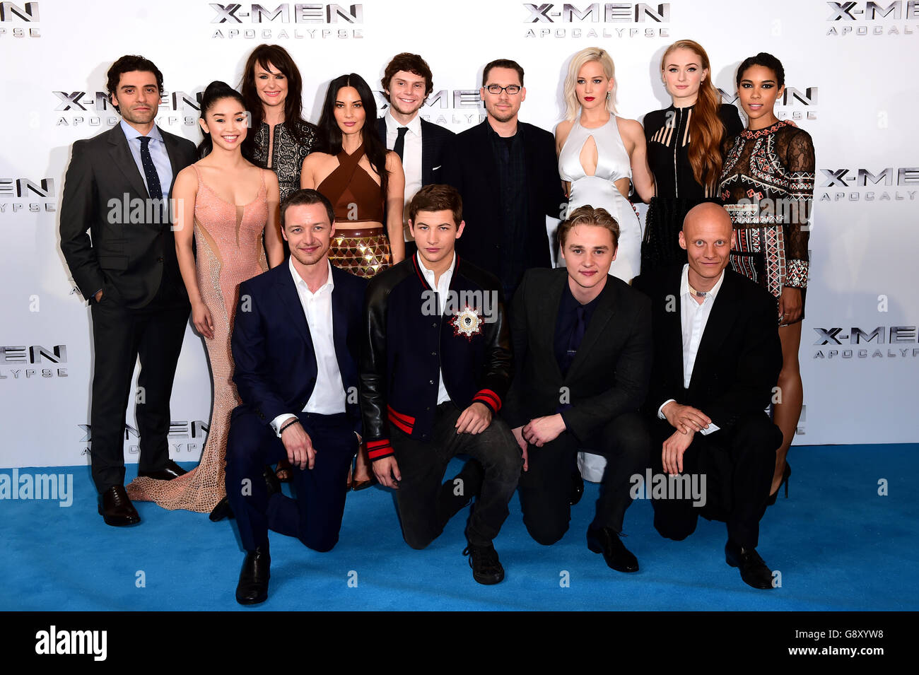 The Cast of X Men (de gauche à droite en haut) Oscar Isaac, Lana Condor, Carolina Bartczak, Olivia Munn, Evan Peters, directeur Bryan Singer, Jennifer Lawrence, Sophie Turner et Alexandra Shipp, (en bas de la ligne L-R) James McAvoy, Tye Sheridan, ben Hardy et Tomas Lemarquis assistent aux X Men: Apocalypse Global Fan screening au BFI IMAX de Londres. APPUYEZ SUR ASSOCIATION photo. Date de la photo: Lundi 9 mai 2016. Voir l'histoire de PA SHOWBIZ XMen. Le crédit photo devrait se lire comme suit : Ian West/PA Wire Banque D'Images