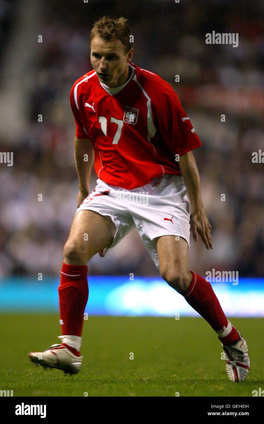 Football - coupe du monde de la FIFA 2006 qualificateur - Groupe six - Angleterre / Pologne - Old Trafford.Tomasz Frankowski, Pologne Banque D'Images