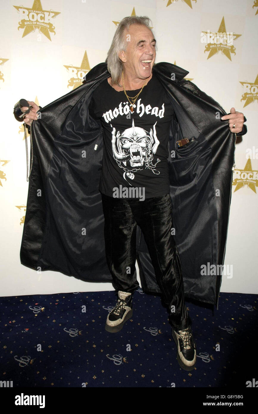 Peter Stringfellow arrive pour le Classic Rock Roll of Honor Awards, au Cafe de Paris, centre de Londres, le mardi 4 octobre 2005. APPUYEZ SUR ASSOCIATION photo. Le crédit photo devrait se lire: Yui Mok/PA Banque D'Images