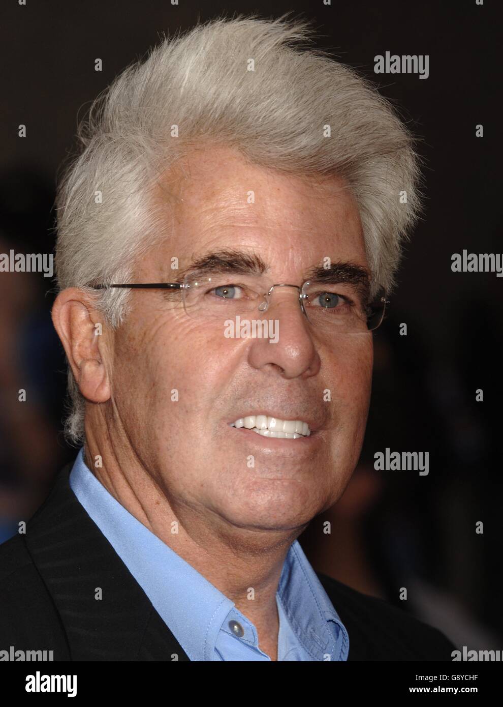 Max Clifford arrive pour les Pride of Britain Awards nommés par le lecteur du Daily Mirror, en hommage aux héros méconnus de tout le pays qui ont fait preuve d'exploits extraordinaires d'héroïsme et de bravoure, ITV Studios, sud de Londres, lundi 10 octobre 2005. APPUYEZ SUR ASSOCIATION photo. Le crédit photo devrait se lire: Yui Mok/PA Banque D'Images