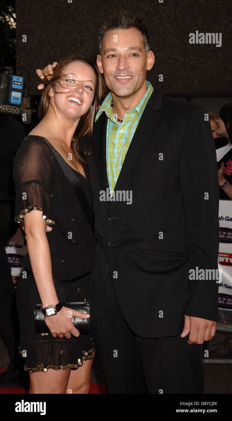 Toby Anstiss arrive pour les Pride of Britain Awards nommés par le lecteur du Daily Mirror, en l'honneur des héros méconnus de tout le pays qui ont exposé des exploits extraordinaires d'héroïsme et de bravoure, ITV Studios, sud de Londres, lundi 10 octobre 2005. APPUYEZ SUR ASSOCIATION photo. Le crédit photo devrait se lire: Yui Mok/PA Banque D'Images