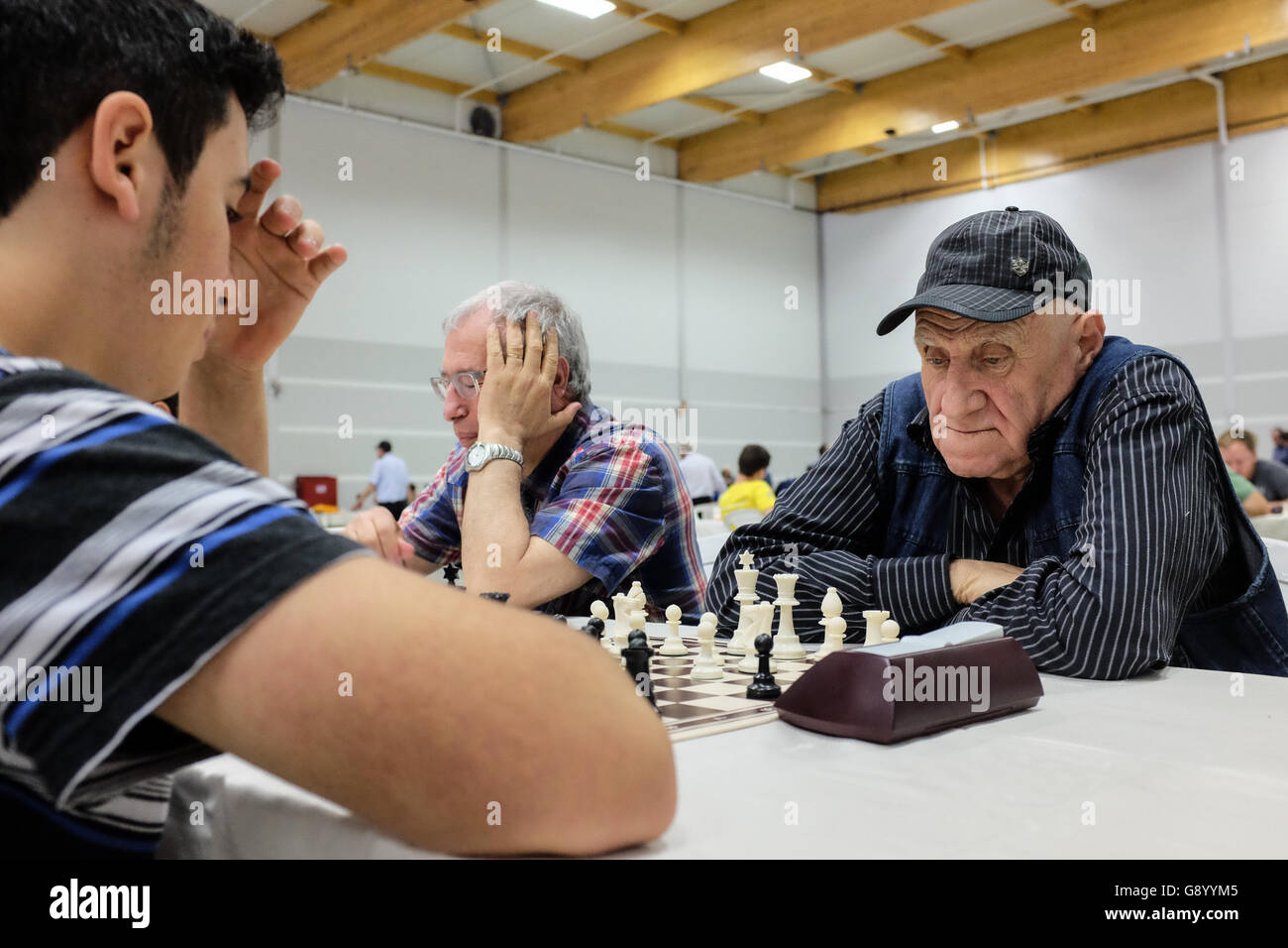 Jérusalem, Israël. 1er juillet 2016. Quelques centaines de candidats s'affrontent sur des cartes du 2016 Tournoi d'Échecs ouvert à Jérusalem. Credit : Alon Nir/Alamy Live News Banque D'Images