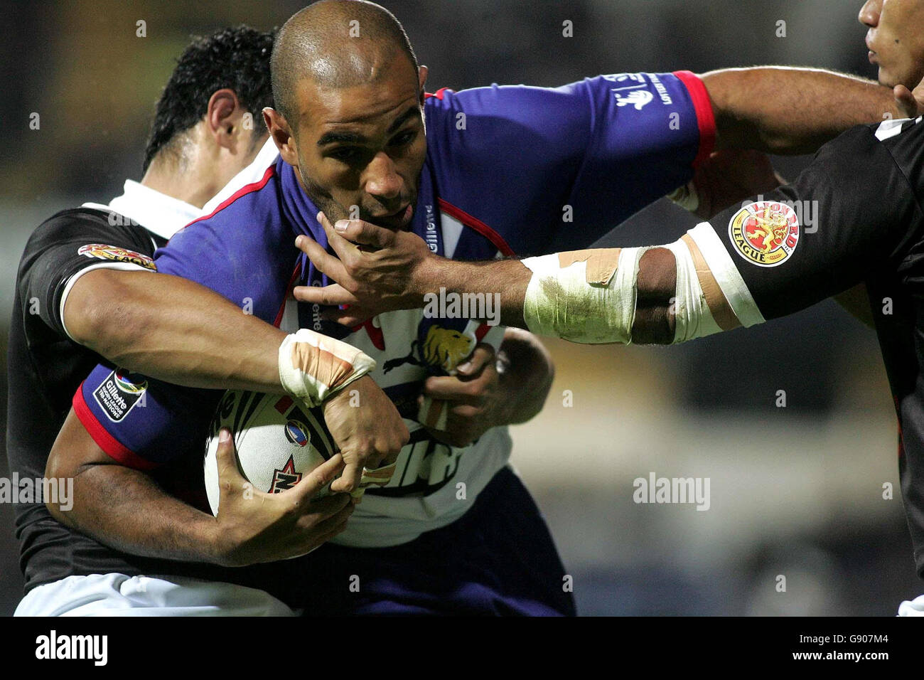 Le Walker Chevrolet de la Grande-Bretagne en action contre la Nouvelle-Zélande lors du tournoi des trois nations de Gillette au stade Loftus Road, à Londres, le samedi 29 octobre 2005.APPUYEZ SUR ASSOCIATION photo.Le crédit photo devrait se lire : Lindsey Parnaby/PA.***USAGE ÉDITORIAL SEULEMENT - PAS D'UTILISATION DE TÉLÉPHONE MOBILE OU D'INTERNET JUSQU'À UNE HEURE APRÈS LA CONCLUSION DU JEU*** Banque D'Images