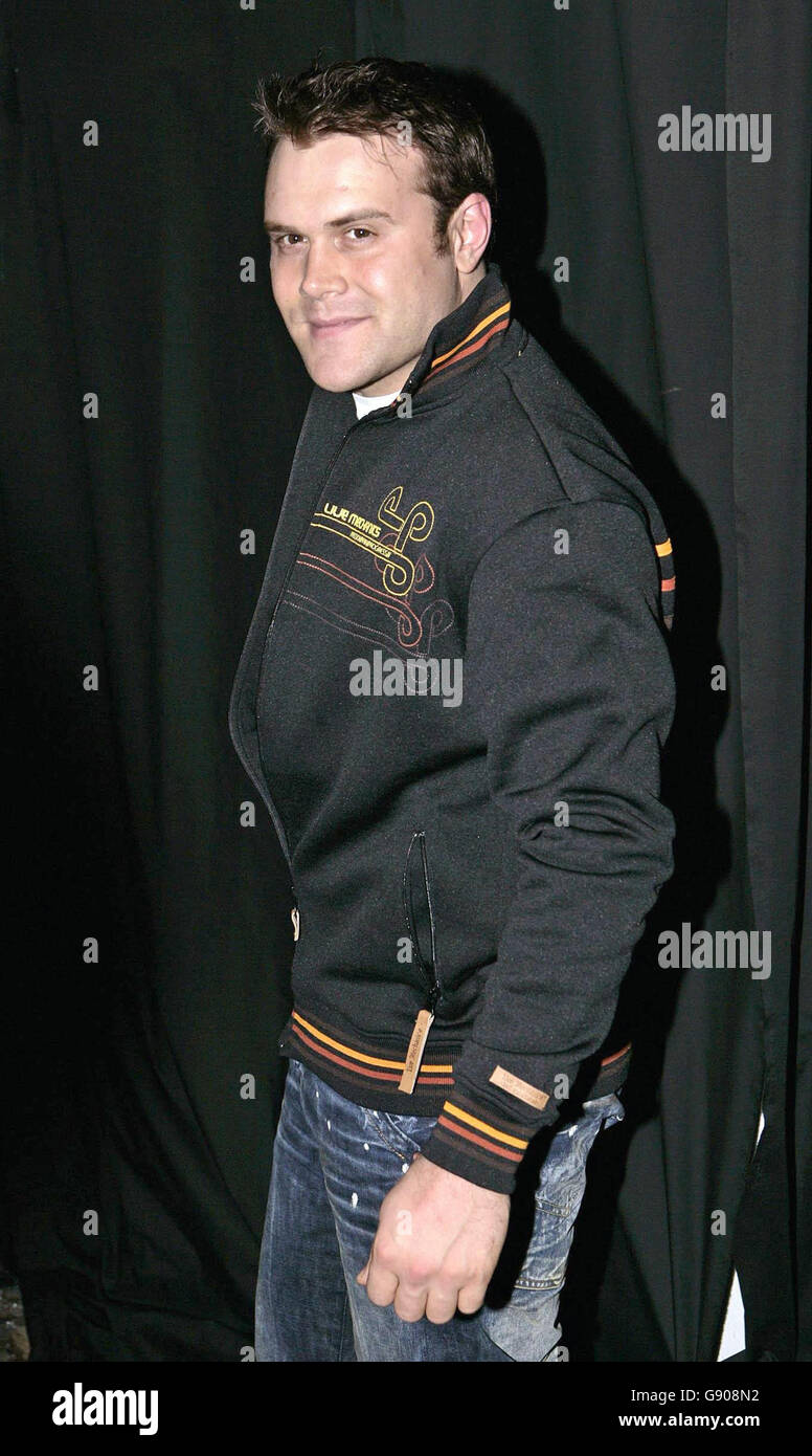 Daniel Bedingfield lors du lancement de l'association « Global Angels: Feed A Child for A an », du Hard Rock Cafe, dans le centre de Londres, le mercredi 2 novembre 2005. Voir PA Story Angels. APPUYEZ SUR ASSOCIATION photo. Le crédit photo devrait se lire comme suit : Edmond Terakopian/PA Banque D'Images