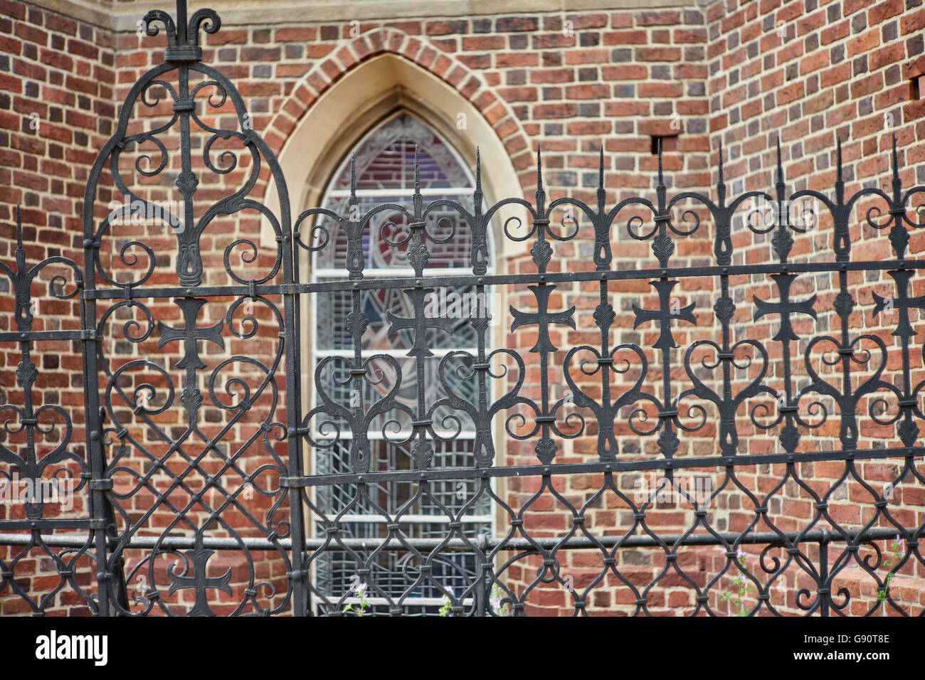 Vieille clôture de fer de l'église Sainte Croix Ostrow Tumski Wroclaw Banque D'Images
