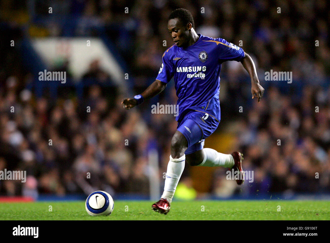 Soccer - FA Barclays Premiership - Chelsea / West Bromwich Albion - Stamford Bridge. Michael Essien, Chelsea Banque D'Images