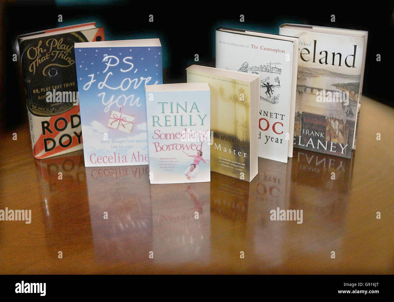 Les six ovales irlandais sont inscrits en 2006 pour le prix littéraire international IMPAC Dublin. Le prix caries IOO,OOO euro et est le prix le plus riche au monde pour une œuvre de fiction en anglais, Voir PA Story ARTS Impac. PRESSE ASSOCIATION PHOTO le crédit photo devrait lire Niall Carson /PA Banque D'Images