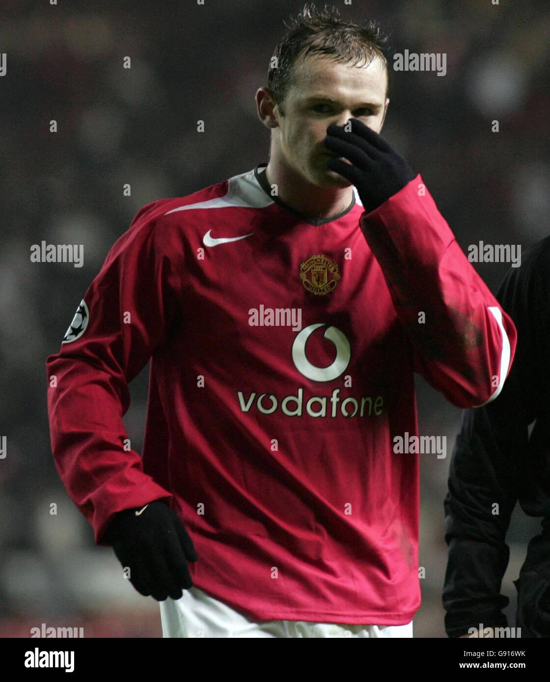 Wayne Rooney, de Manchester United, semble abattu après le tirage de 0-0 contre Villarreal lors du match de la Ligue des champions de l'UEFA à Old Trafford, à Manchester, le mardi 2005 novembre. APPUYEZ SUR ASSOCIATION photo. Le crédit photo devrait se lire: Martin Rickett/PA Banque D'Images