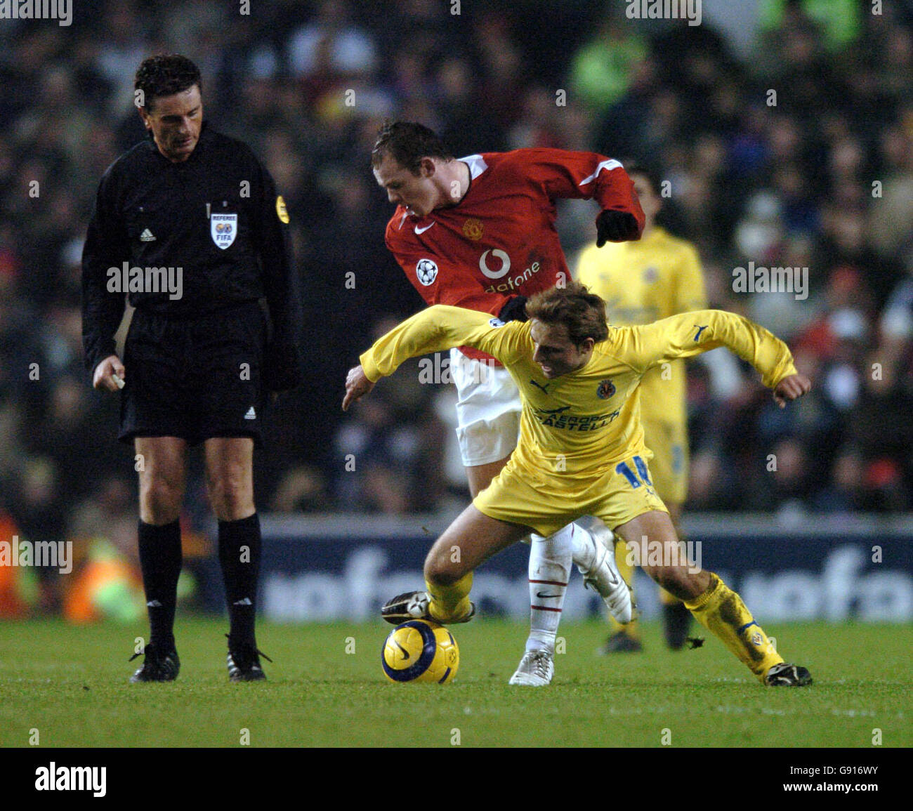 Football - UEFA Champions League - Groupe D - Manchester United / Villarreal - Old Trafford.Wayne Rooney de Manchester United et Hector font de Villarreal Banque D'Images