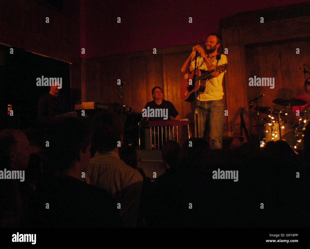 3 Mojave effectuer au Conway Hall à Londres, le mardi 22 novembre 2005. Le groupe a été d'effectuer dans le cadre de leur label 4AD's anniversaire comme une série de concerts ont lieu cette semaine dans la rubrique "Avant 1980 - 25 ans de 4AD'. ASSOCIATION DE PRESSE photo. Crédit photo doit se lire : Johnny Green/PA. Banque D'Images