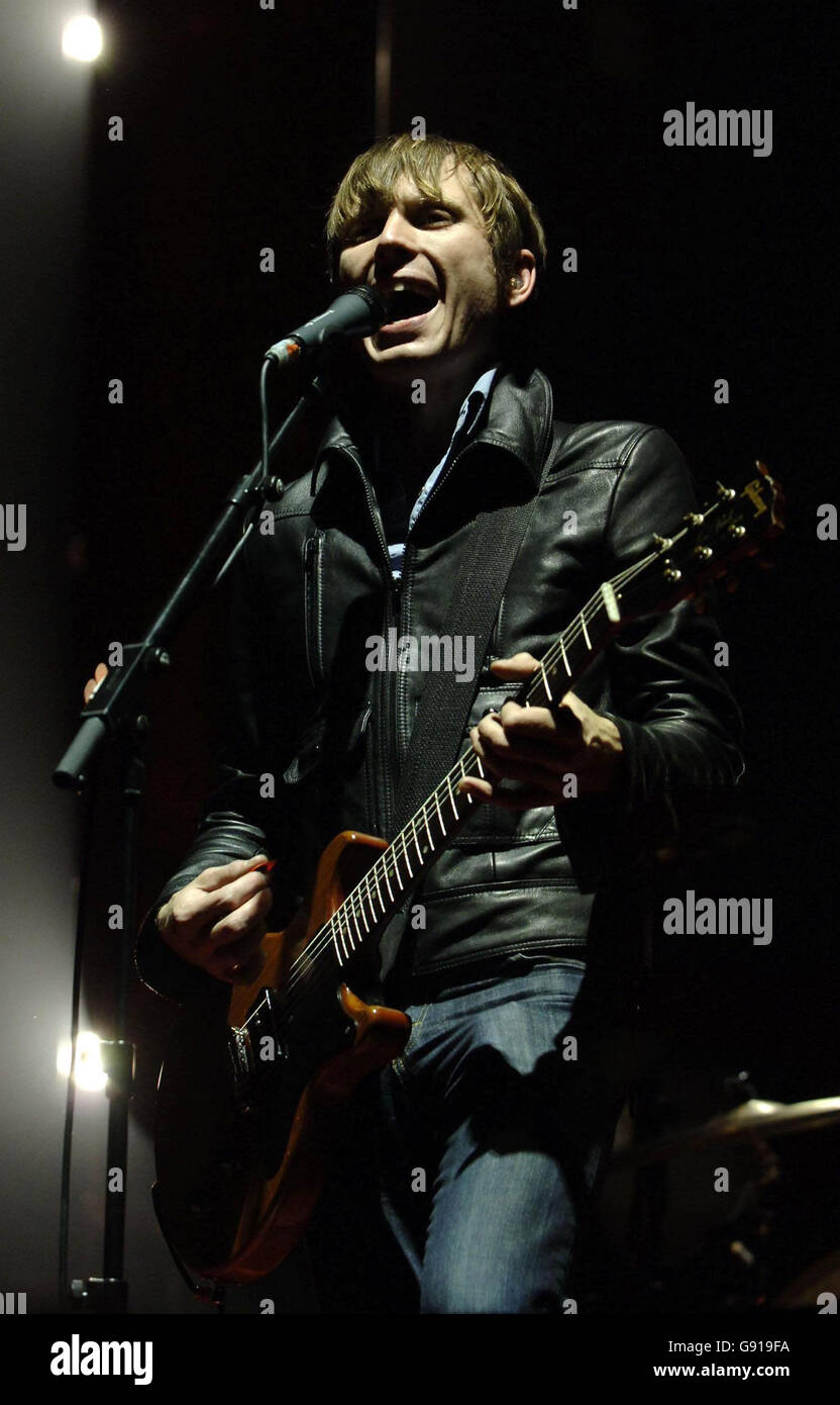 Franz Ferdinand en concert au Palais Alexandra, dans le nord de Londres, le mercredi 30 novembre 2005. APPUYEZ SUR ASSOCIATION photo. Le crédit photo devrait se lire: Yui Mok/PA Banque D'Images