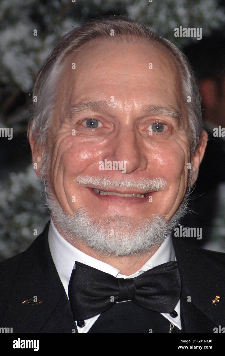 Douglas Gresham (beau-fils de C.S.Lewis) arrive pour la soirée post-première à la suite de la Royal film Performance et de la première mondiale de 'The Chronicles of Narnia', de Kensington Gardens, à l'ouest de Londres, le mercredi 7 décembre 2005.APPUYEZ SUR ASSOCIATION photo.Le crédit photo devrait se lire comme suit : Ian West/PA Banque D'Images
