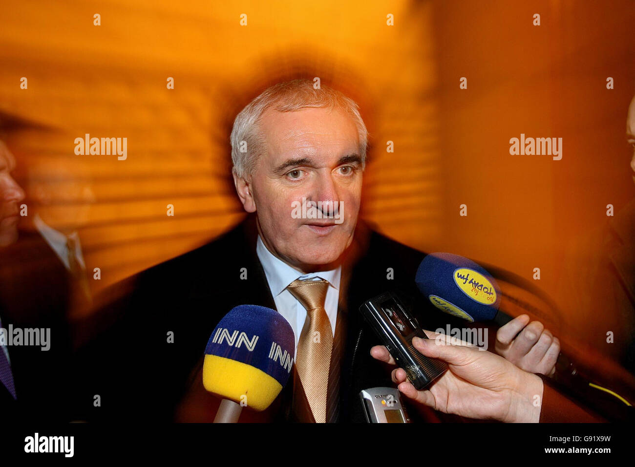 Taoiseach Bertie Ahern parle à l'intérieur de la Chambre des Lords, Banque d'Irlande, Dublin, mercredi 23 novembre 2005,Lors du lancement du "Trust pour la recherche sur les relations industrielles", un nouvel organisme de promotion des relations industrielles en Irlande.Voir PA Story POLITICS Industrial.APPUYEZ SUR ASSOCIATION photo.Le crédit photo devrait se lire : Julien Behal/PA. Banque D'Images