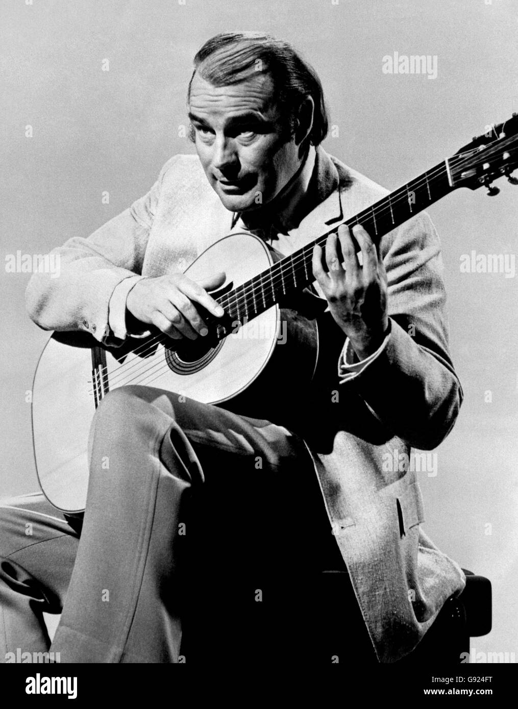 Musique - classique Guitare classique espagnole - Julian Bream - Londres  Photo Stock - Alamy