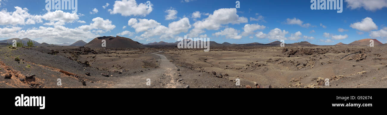 Chemin vers les volcans des îles Canaries Lanzarote Banque D'Images