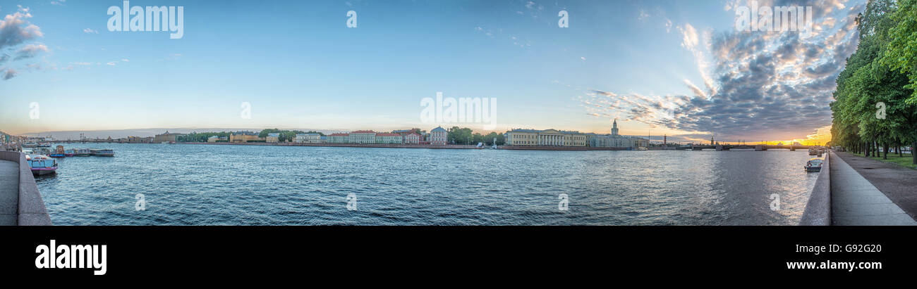 Le Palace Bridge (Dvortsoviy Plus). Nuits blanches. Saint Petersburg, Russie. Banque D'Images