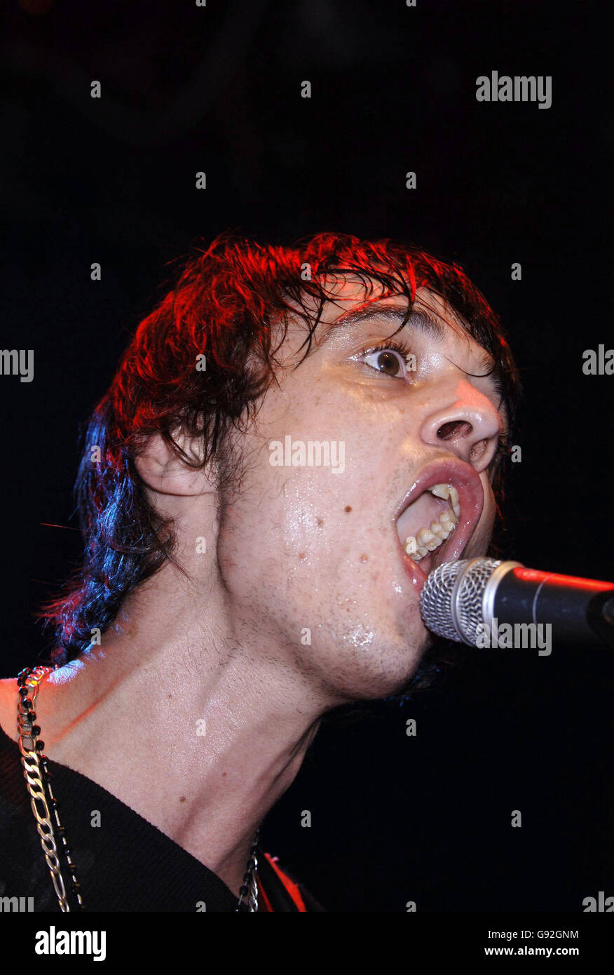 Pete Doherty et Babyshambles en concert à Koko, à Camden, dans le nord de Londres, le lundi 9 janvier 2006. APPUYEZ SUR ASSOCIATION photo. Crédit photo devrait lire: Yui Mok / PA Banque D'Images