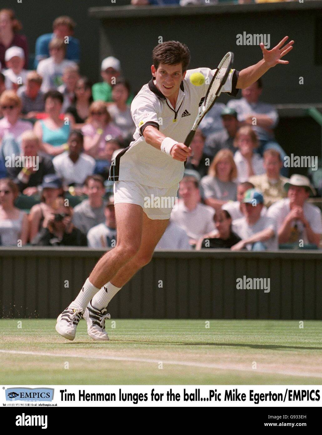 Tennis - Wimbledon - Championnat masculin - Série 3 - Tim Henman v Byron Black Banque D'Images