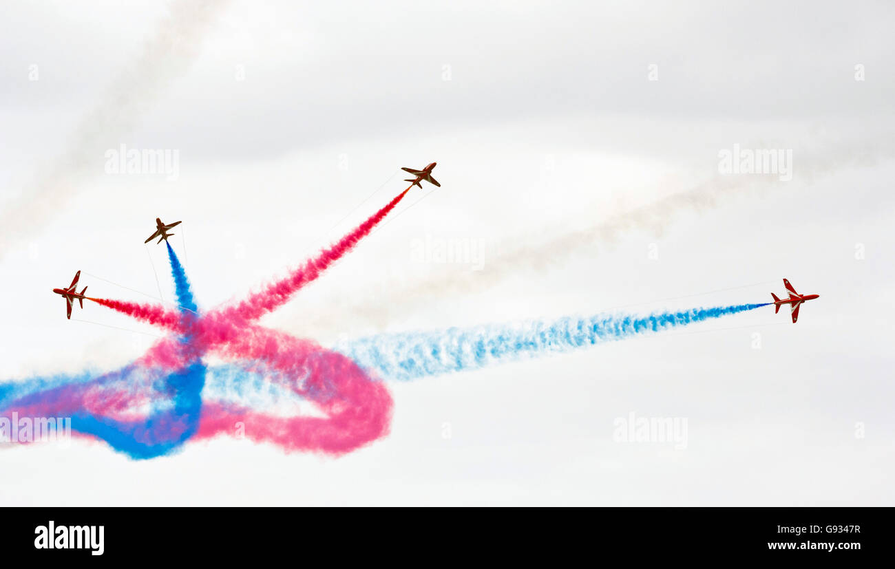 Des flèches rouges volant à la Weston Air Festival, 18 juin 2016. Banque D'Images