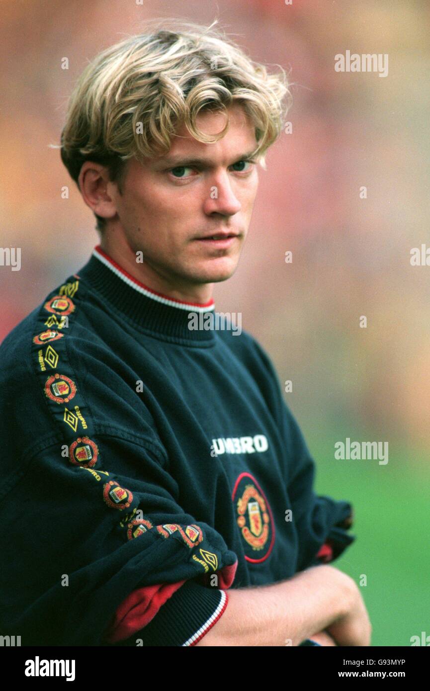 Le Jesper Blomqvist de Manchester United surveille l'échauffement de ses coéquipiers Le match contre Brondby Banque D'Images